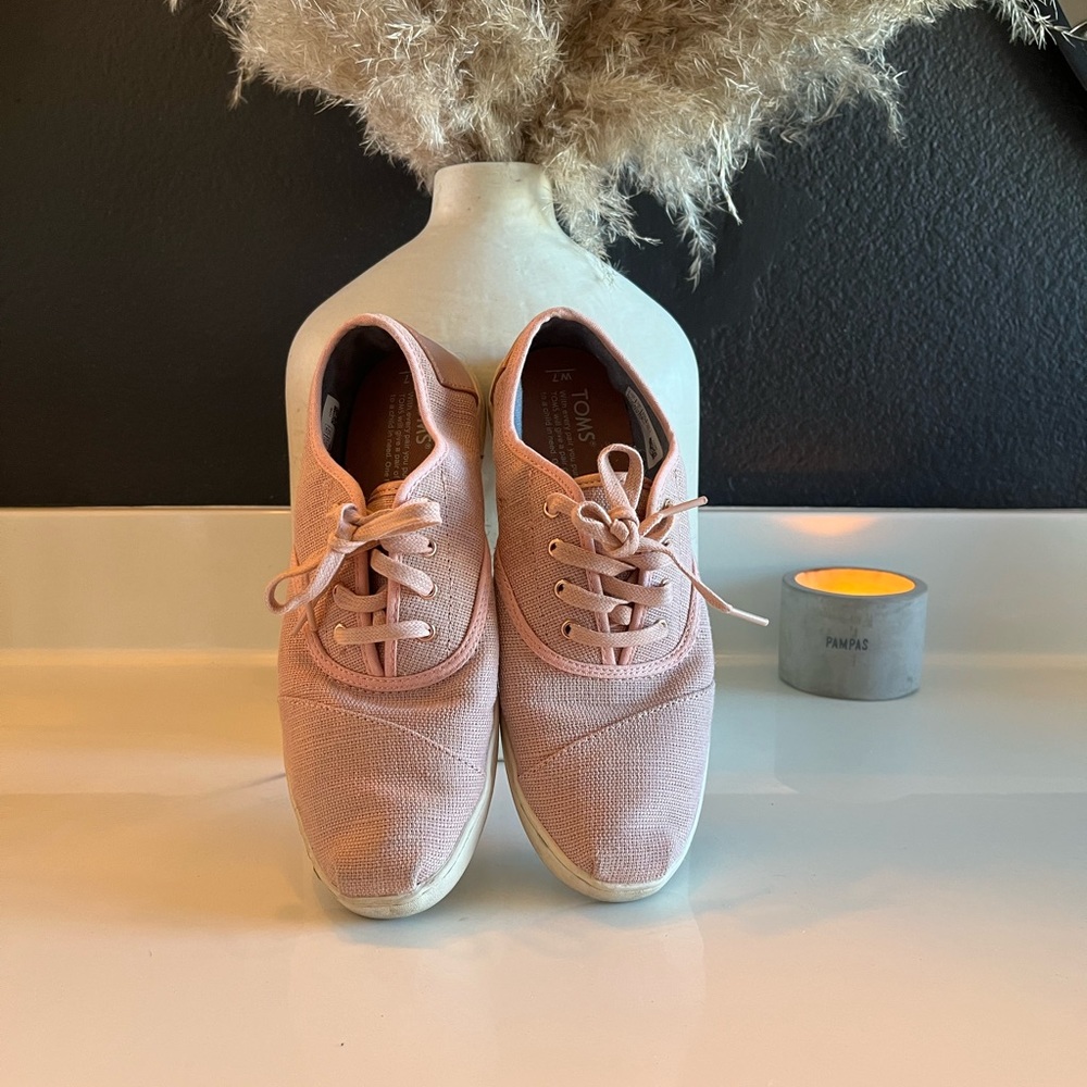 Pink Toms